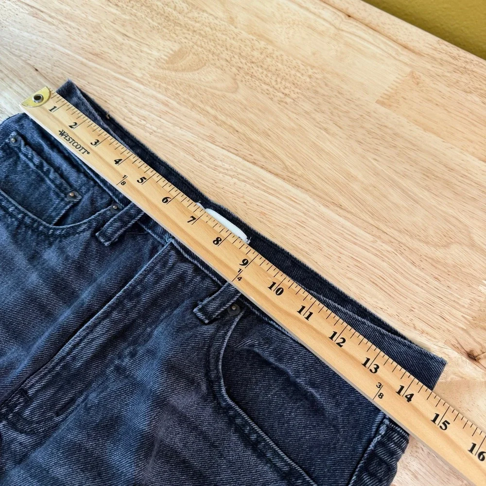Abercrombie & Fitch Mid Rise Boyfriend Short Size 26 Black Denim Raw Hem Cut Off